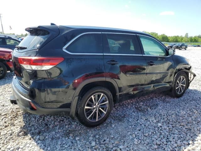 2017 Toyota Highlander SE