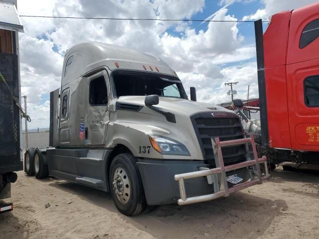 2020 Freightliner Cascadia 126