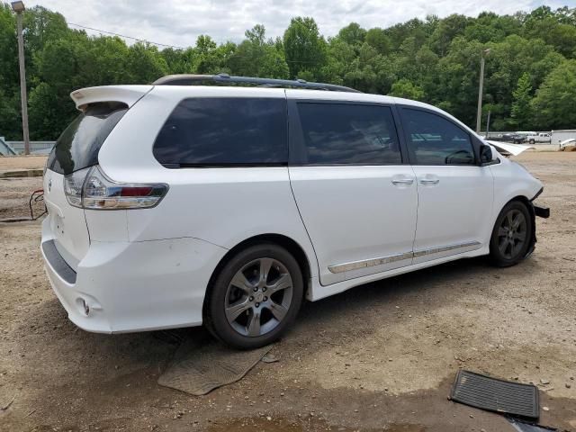 2015 Toyota Sienna Sport