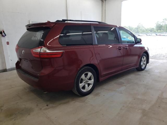 2019 Toyota Sienna LE