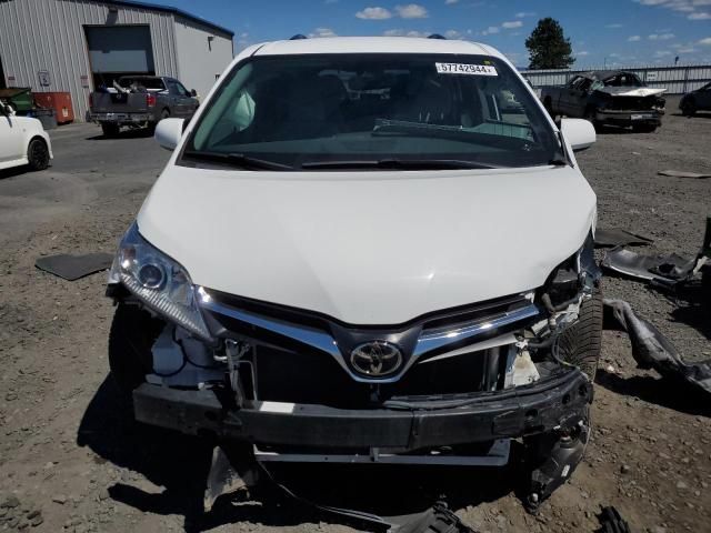 2020 Toyota Sienna LE