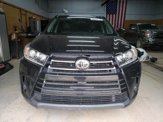 2019 Toyota Highlander SE