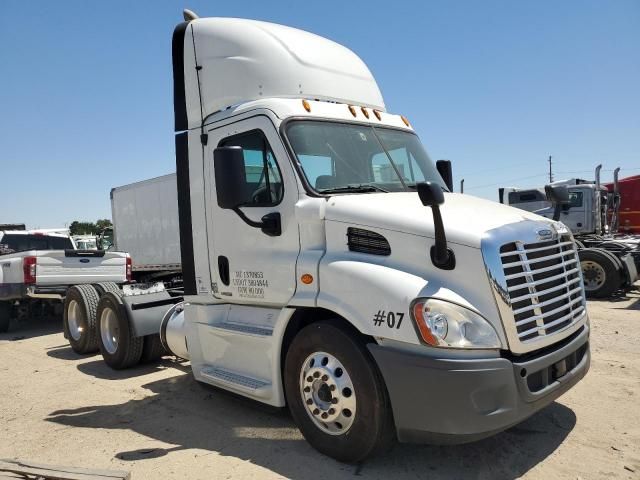 2015 Freightliner Cascadia 113