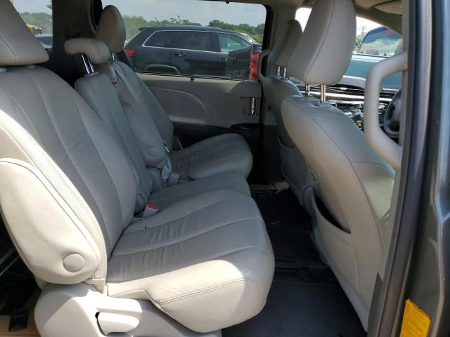 2012 Toyota Sienna XLE