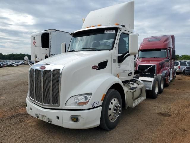 2016 Peterbilt 579