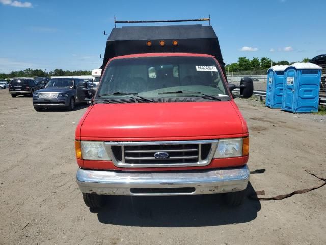 2004 Ford Econoline E450 Super Duty Cutaway Van