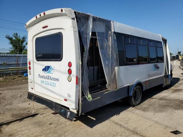 2003 Ford Econoline E450 Super Duty Cutaway Van