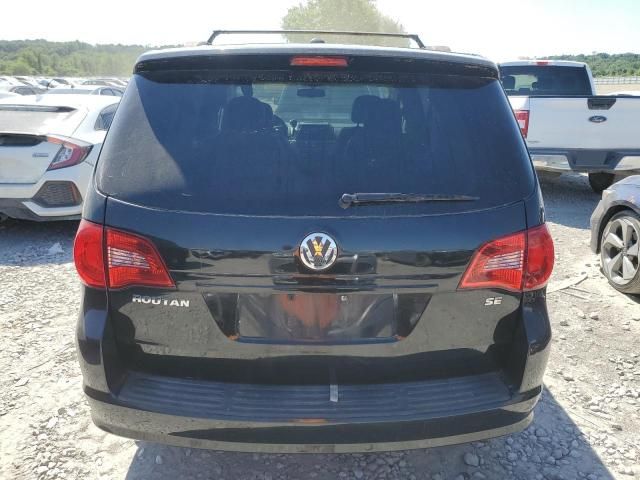 2012 Volkswagen Routan SE