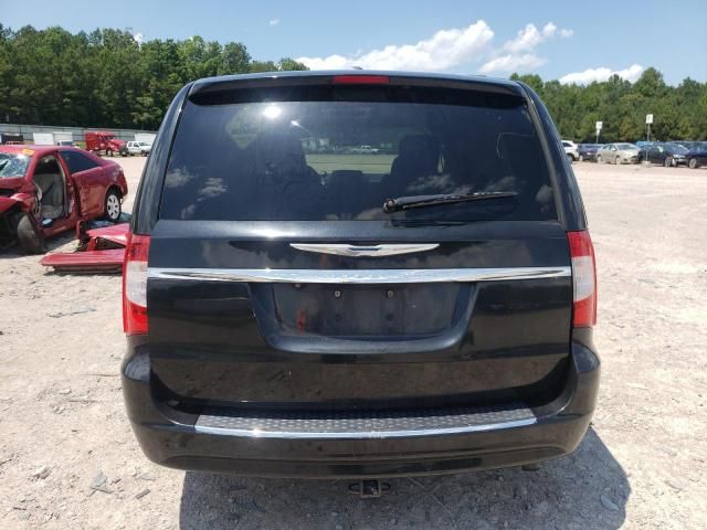 2012 Chrysler Town & Country Touring L