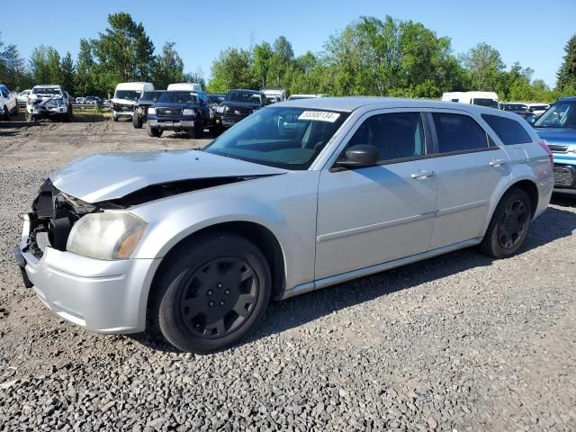 2005 Dodge Magnum SE