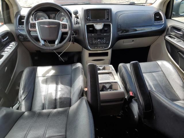 2013 Chrysler Town & Country Touring L