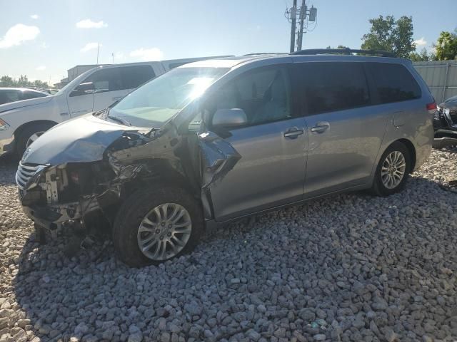 2012 Toyota Sienna XLE