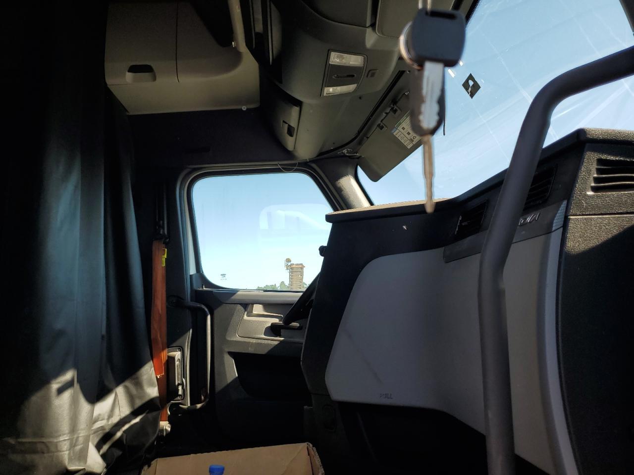 2022 Freightliner Cascadia 126