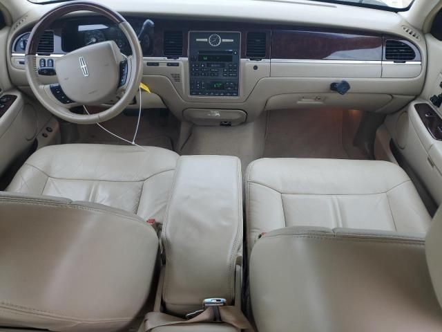 2006 Lincoln Town Car Signature Limited