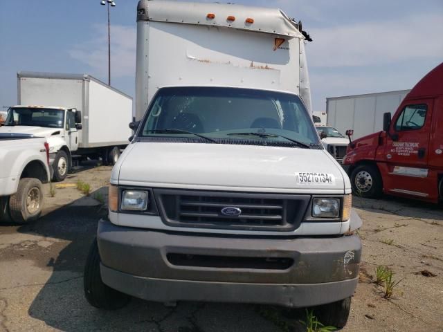 2002 Ford Econoline E550 Super Duty Cutaway Van