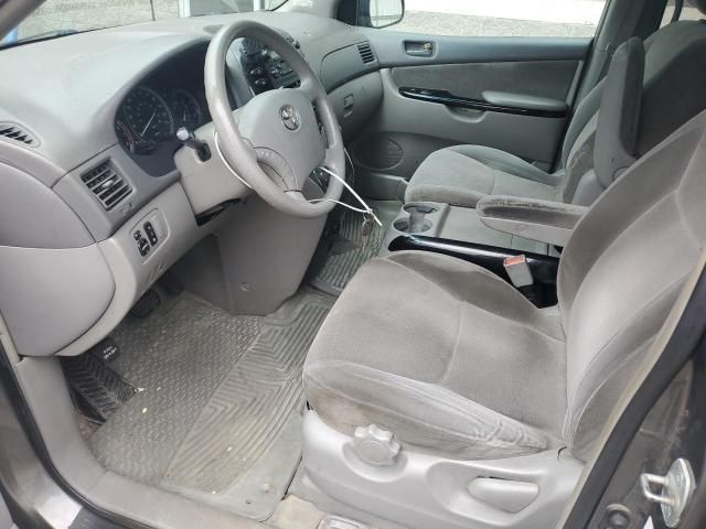 2004 Toyota Sienna CE