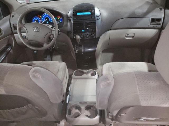 2010 Toyota Sienna LE