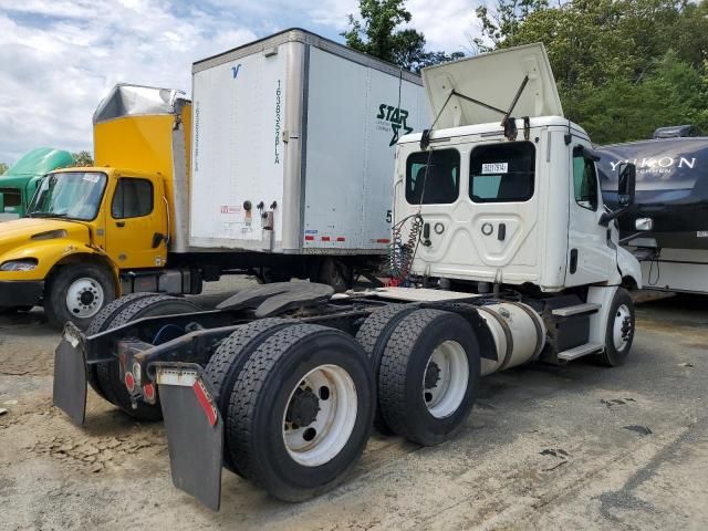 2018 Freightliner Cascadia 126