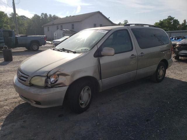 2002 Toyota Sienna LE