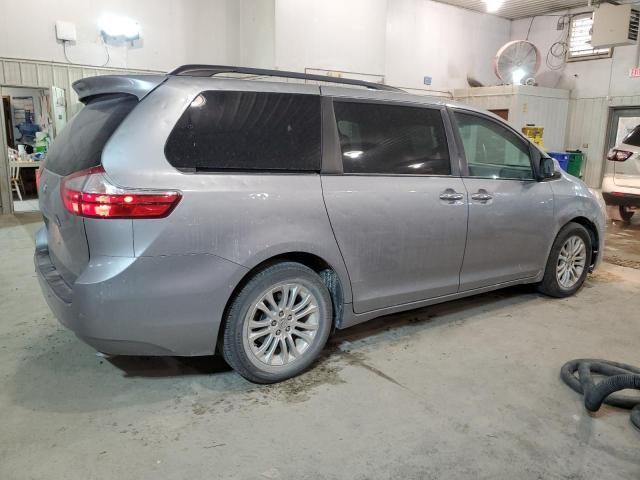 2015 Toyota Sienna XLE