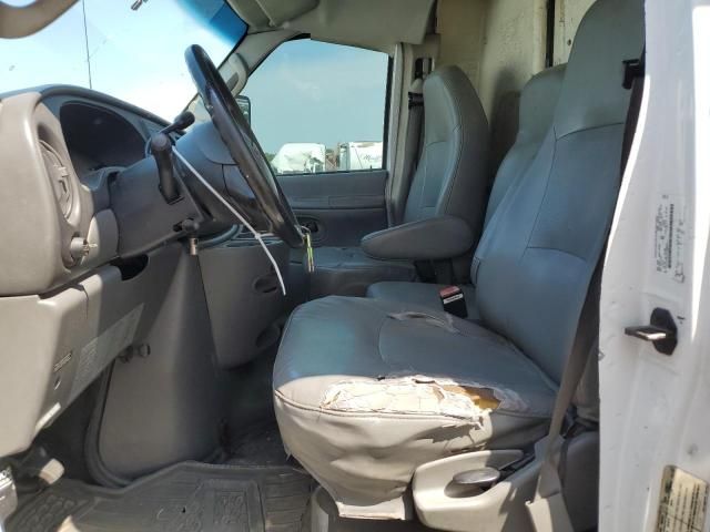 2006 Ford Econoline E450 Super Duty Cutaway Van