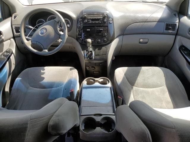 2005 Toyota Sienna CE