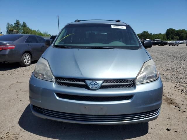 2004 Toyota Sienna CE