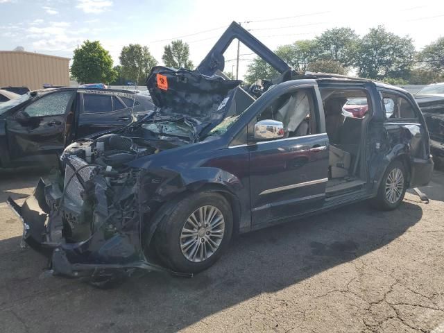 2014 Chrysler Town & Country Touring L