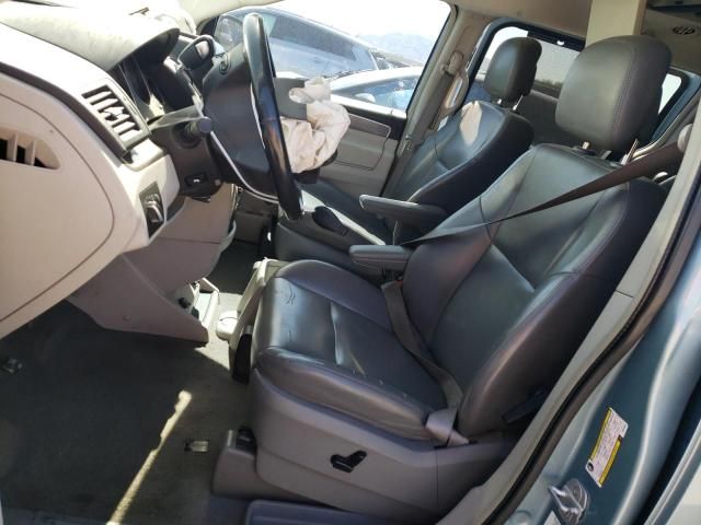 2010 Volkswagen Routan SE