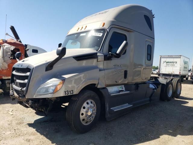 2020 Freightliner Cascadia 126