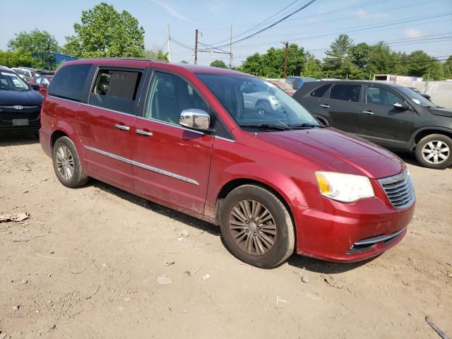 2014 Chrysler Town & Country Touring L