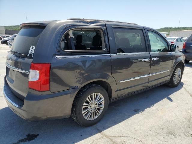 2016 Chrysler Town & Country Touring L