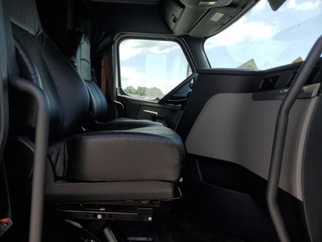 2020 Freightliner Cascadia 126