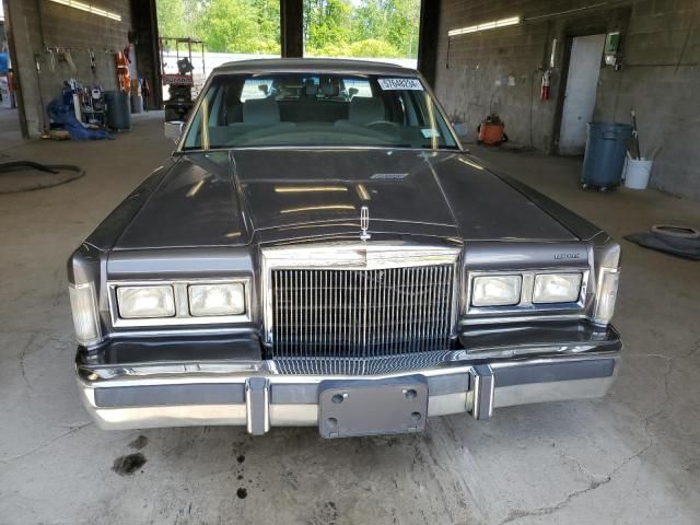 1988 Lincoln Town Car Signature