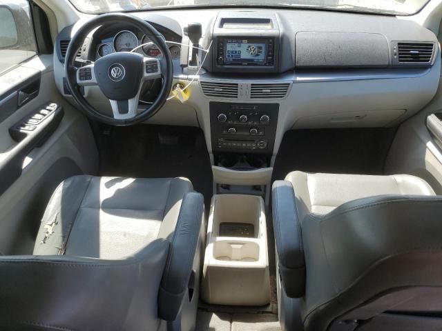 2012 Volkswagen Routan SE