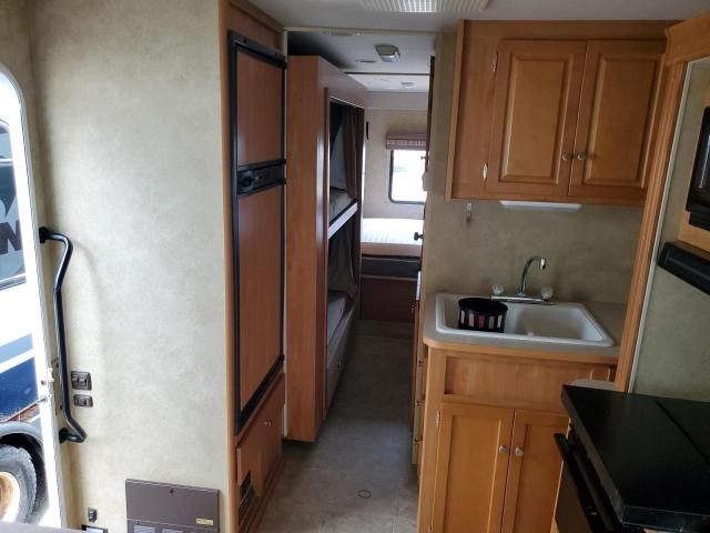 2008 Winnebago 2008 Ford Econoline E450 Super Duty Cutaway Van