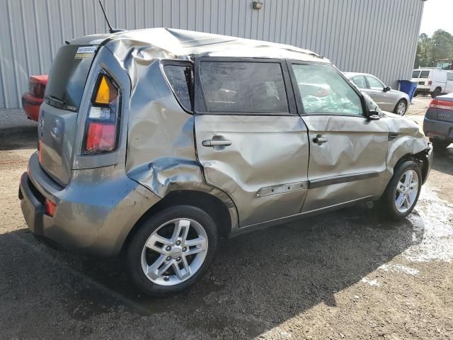 2011 KIA Soul +