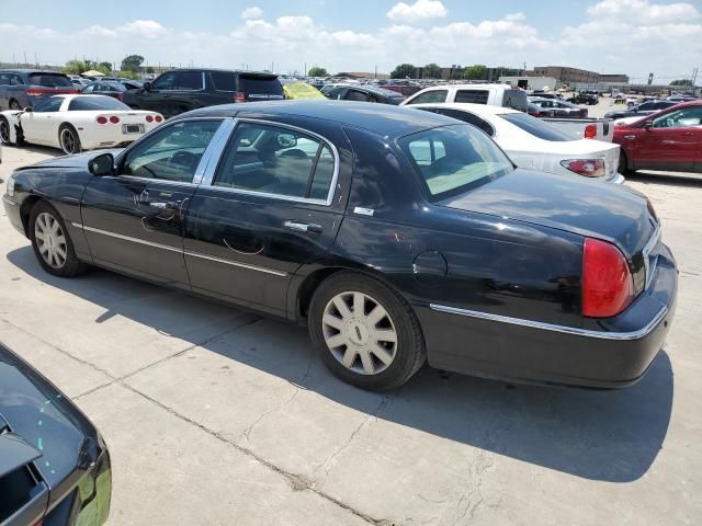 2005 Lincoln Town Car Signature Limited