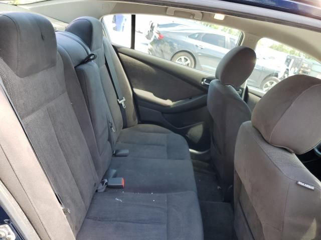 2010 Nissan Altima Base