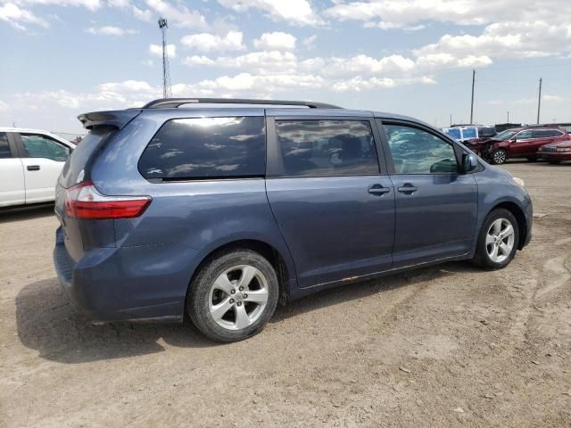 2016 Toyota Sienna LE