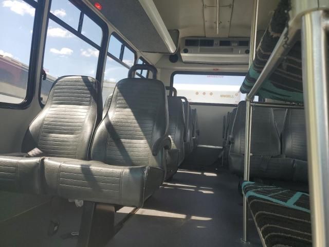 2016 Ford Econoline E350 Super Duty Cutaway Van