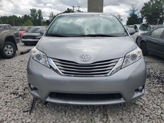 2017 Toyota Sienna XLE