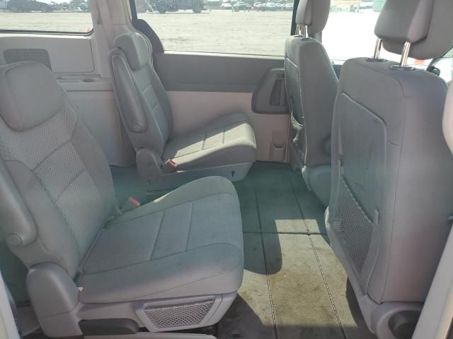 2010 Chrysler Town & Country LX