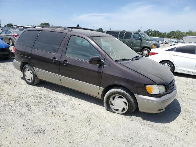 2002 Toyota Sienna LE