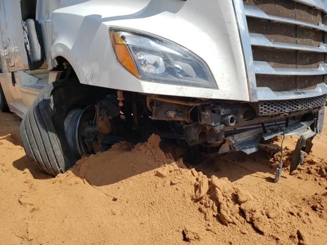 2018 Freightliner Cascadia 126