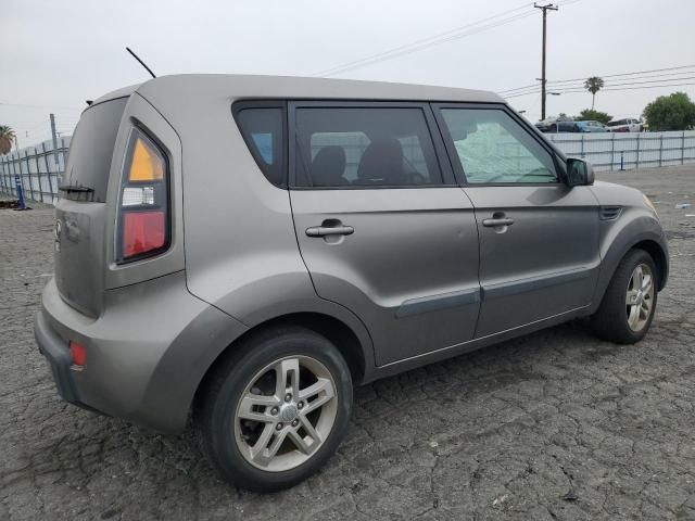 2011 KIA Soul +