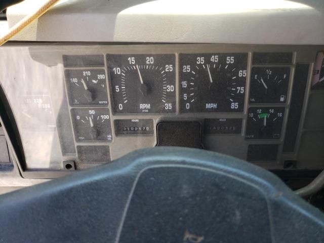 2001 International 4000 4700