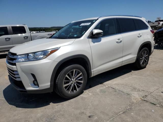 2017 Toyota Highlander SE