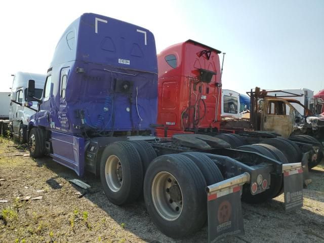 2019 Freightliner Cascadia 126