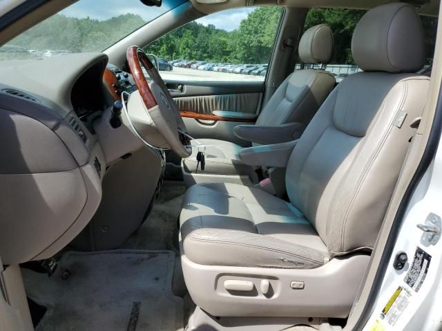 2005 Toyota Sienna XLE